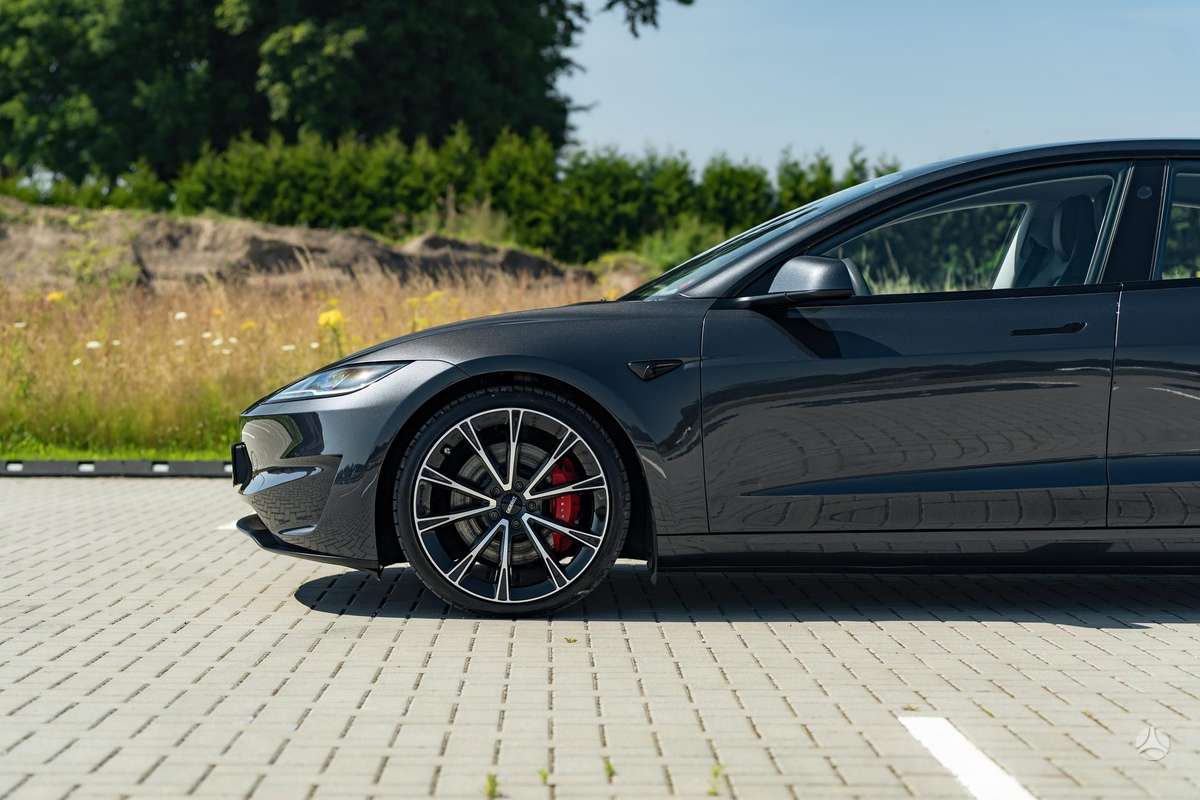 Tesla Model 3, 82 кВт·ч, Хэтчбек