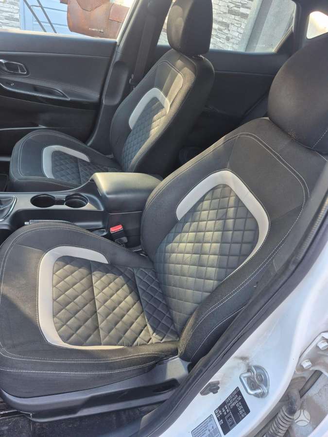 Kia Ceed, 1.6 l., hatchback