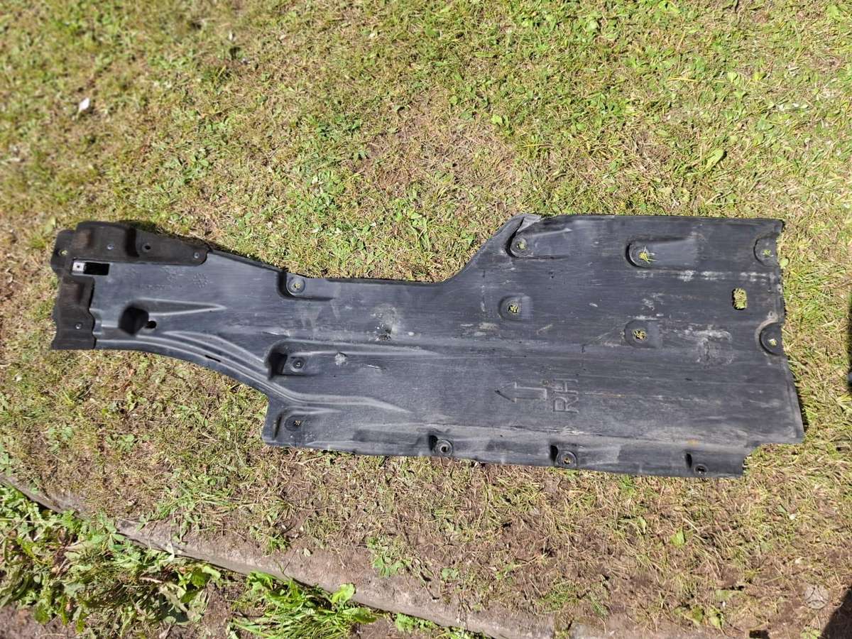 Chrysler Pacifica virsbūves detaļas