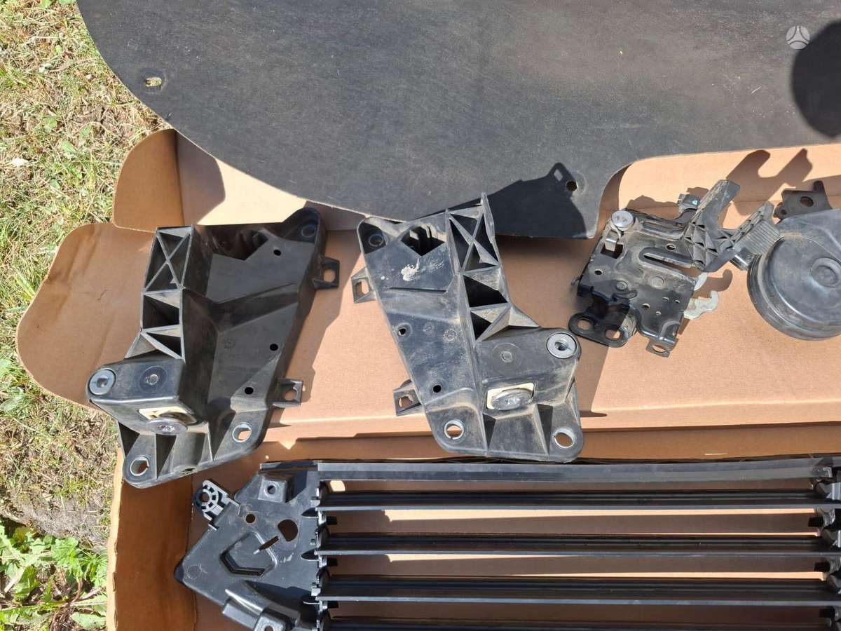 Chrysler Pacifica virsbūves detaļas