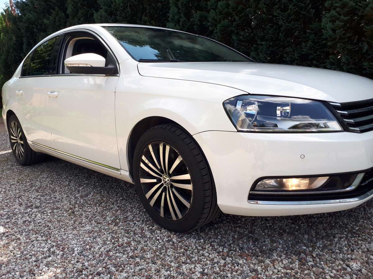 Volkswagen Passat - 2