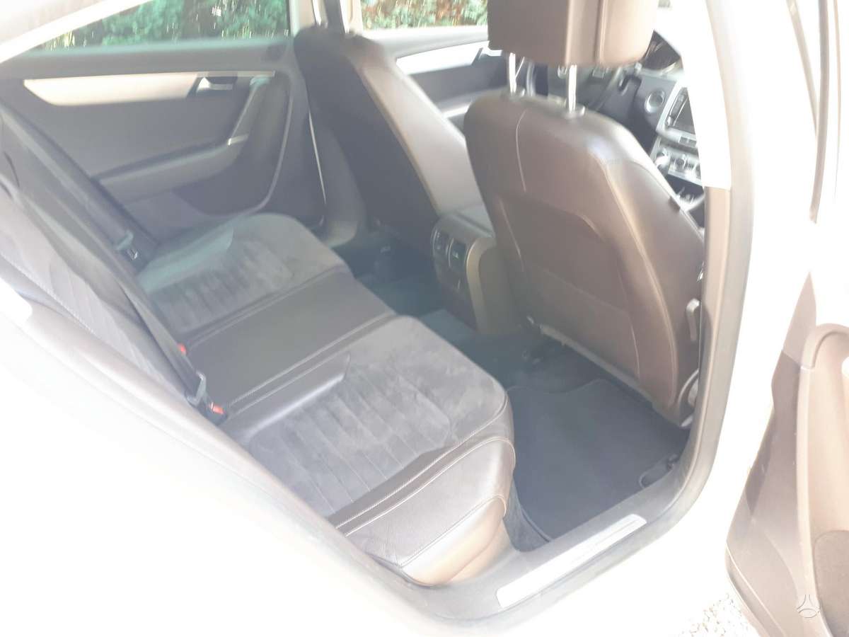 Volkswagen Passat - 12