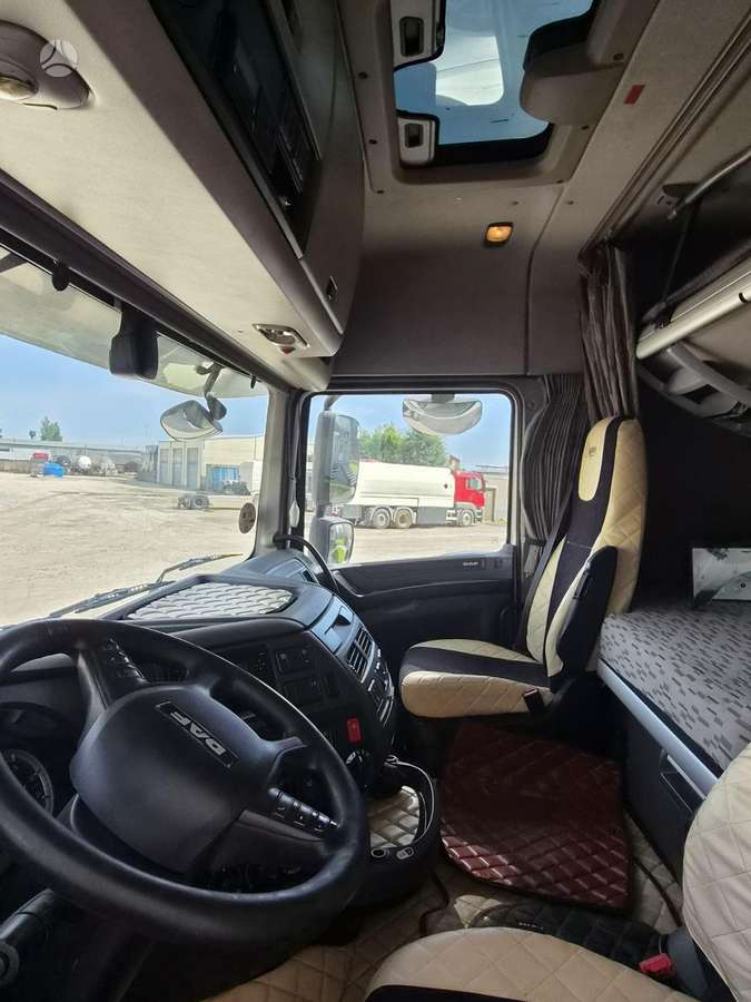 DAF XF105. 440 FT ADR, double sleeper