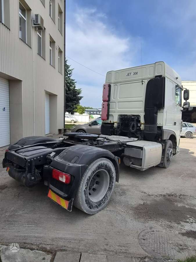 DAF XF105. 440 FT ADR, double sleeper