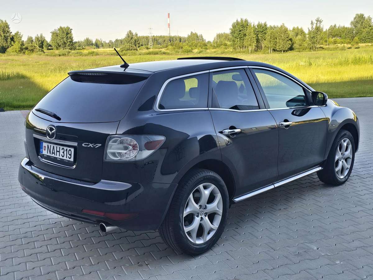 Mazda CX-7, 2.2 l., off-road / crossover