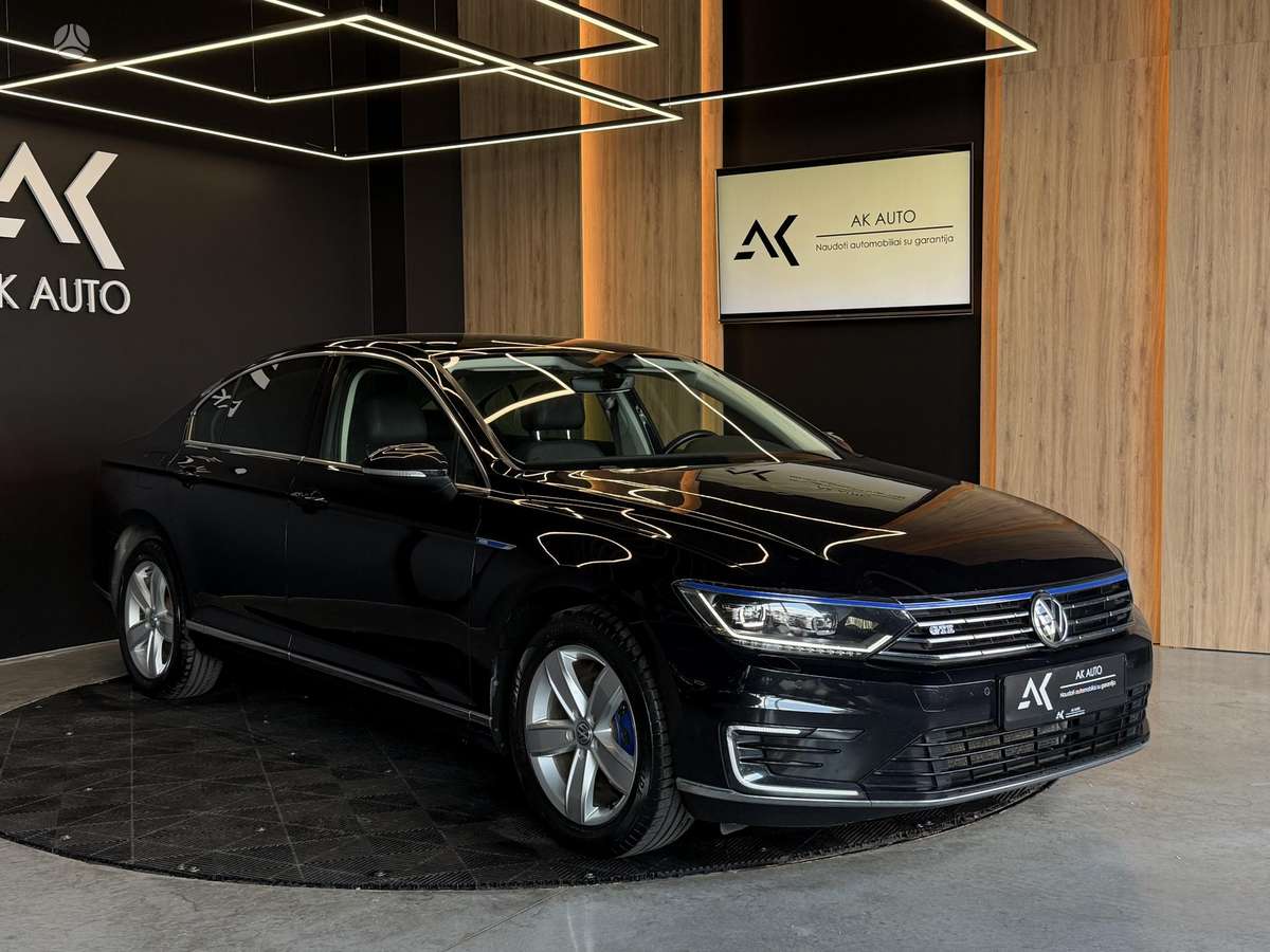 Volkswagen Passat - 2