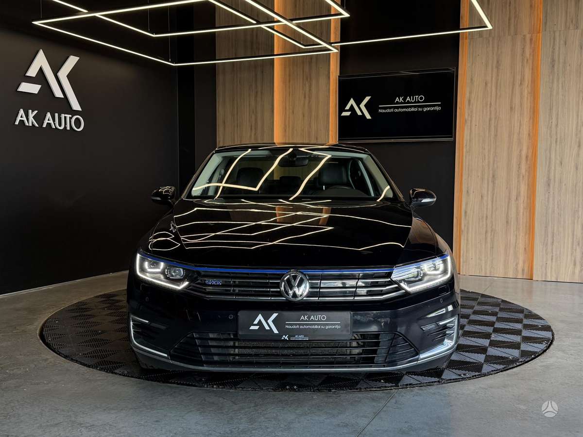 Volkswagen Passat - 4