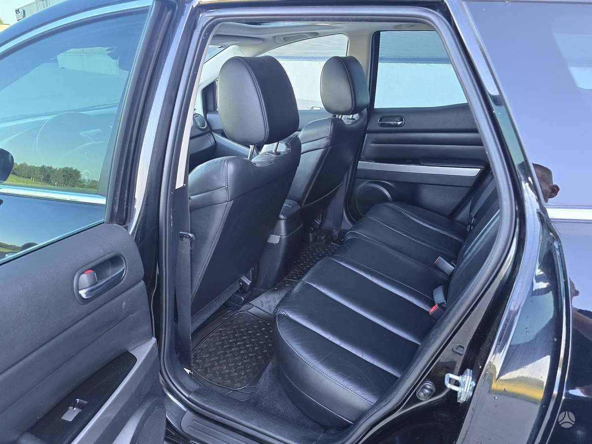 Mazda CX-7, 2.2 l., off-road / crossover