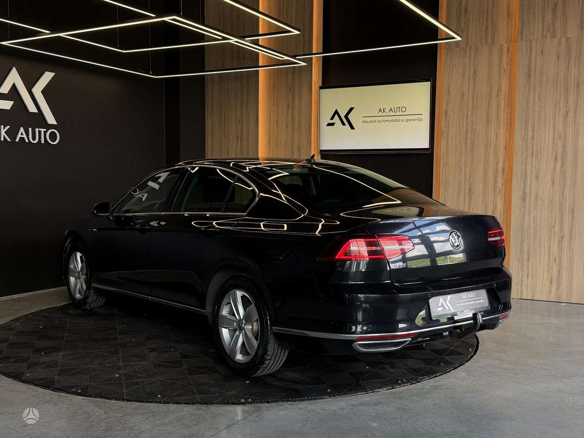 Volkswagen Passat - 8