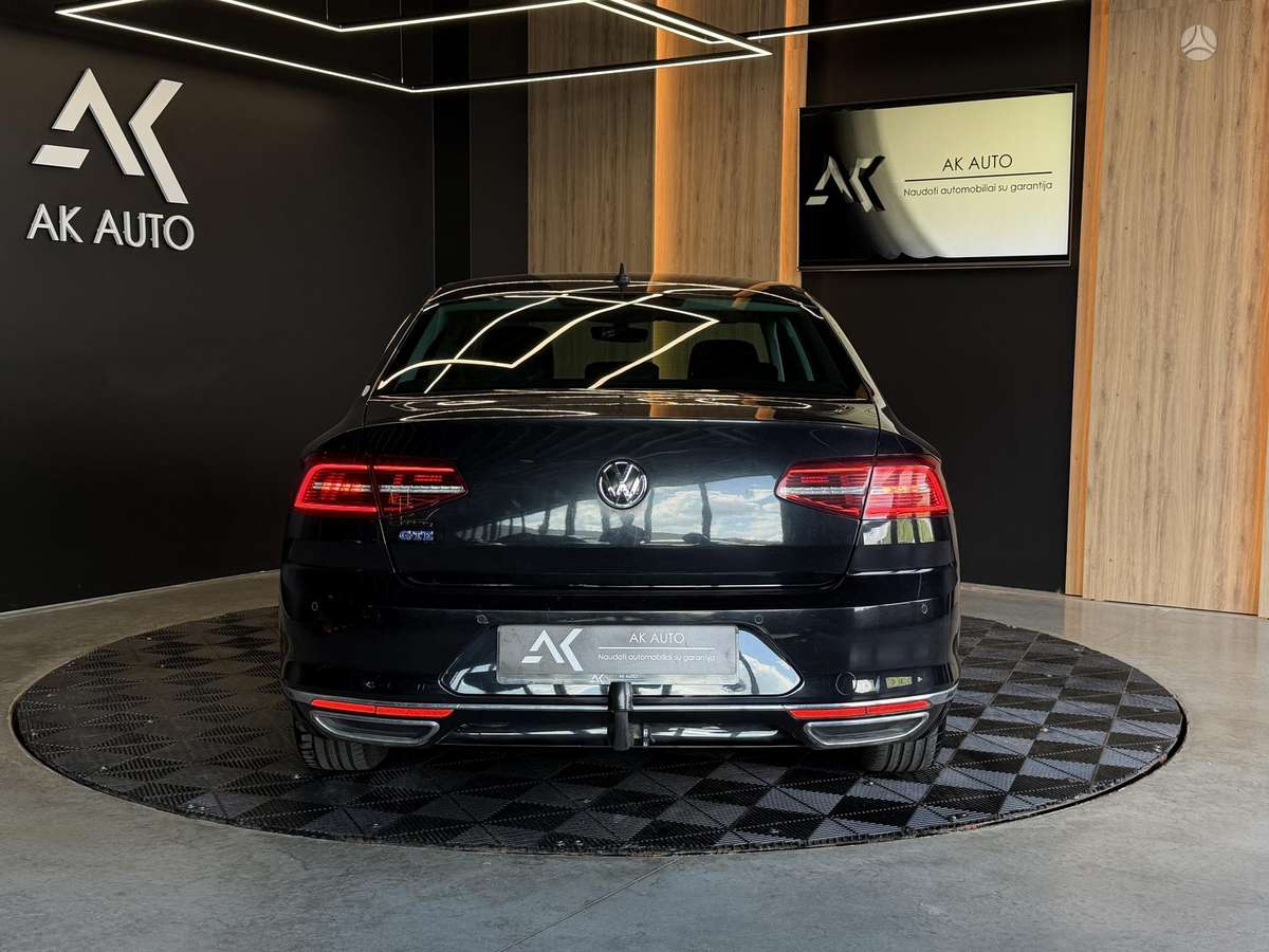 Volkswagen Passat - 10
