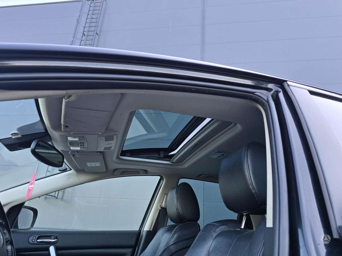 Mazda CX-7, 2.2 l., off-road / crossover