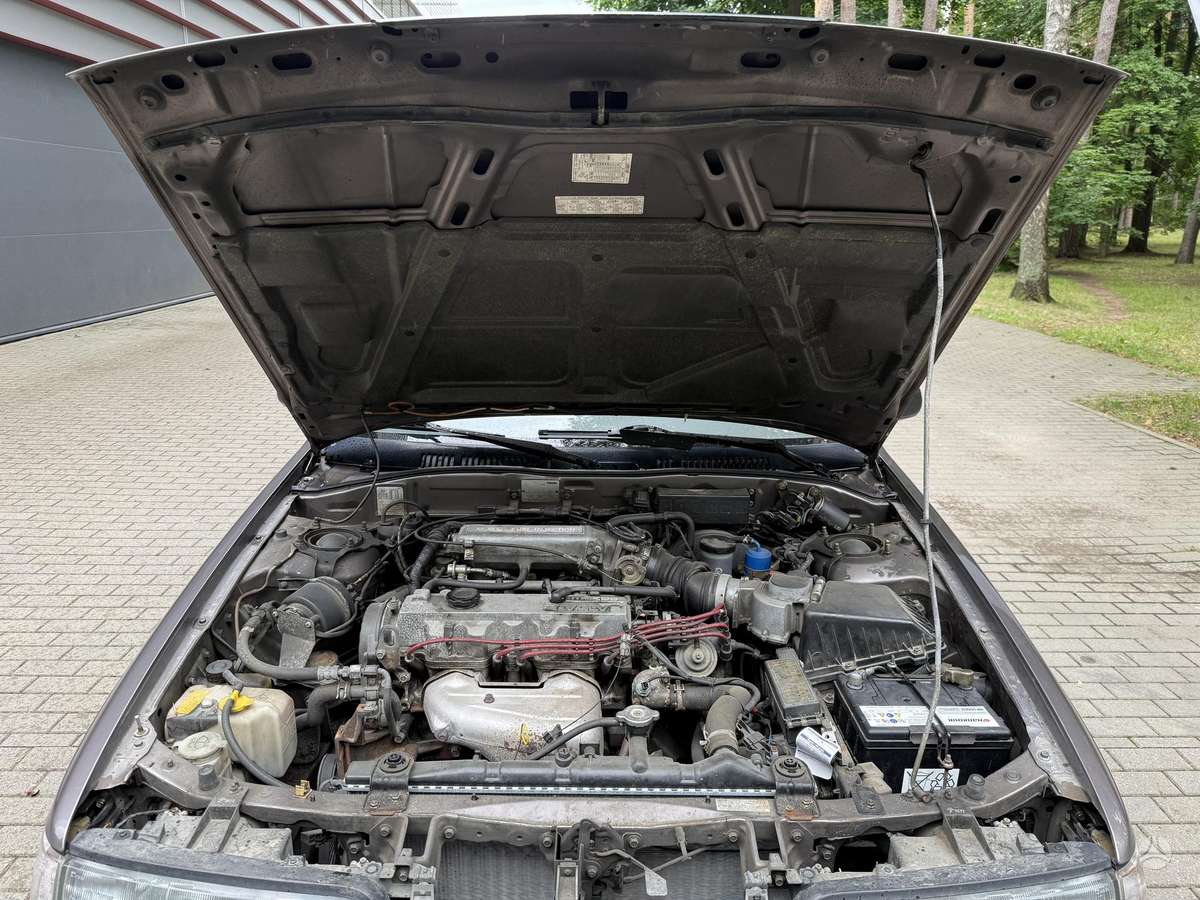 Mazda 626, 2.2 l., Седан