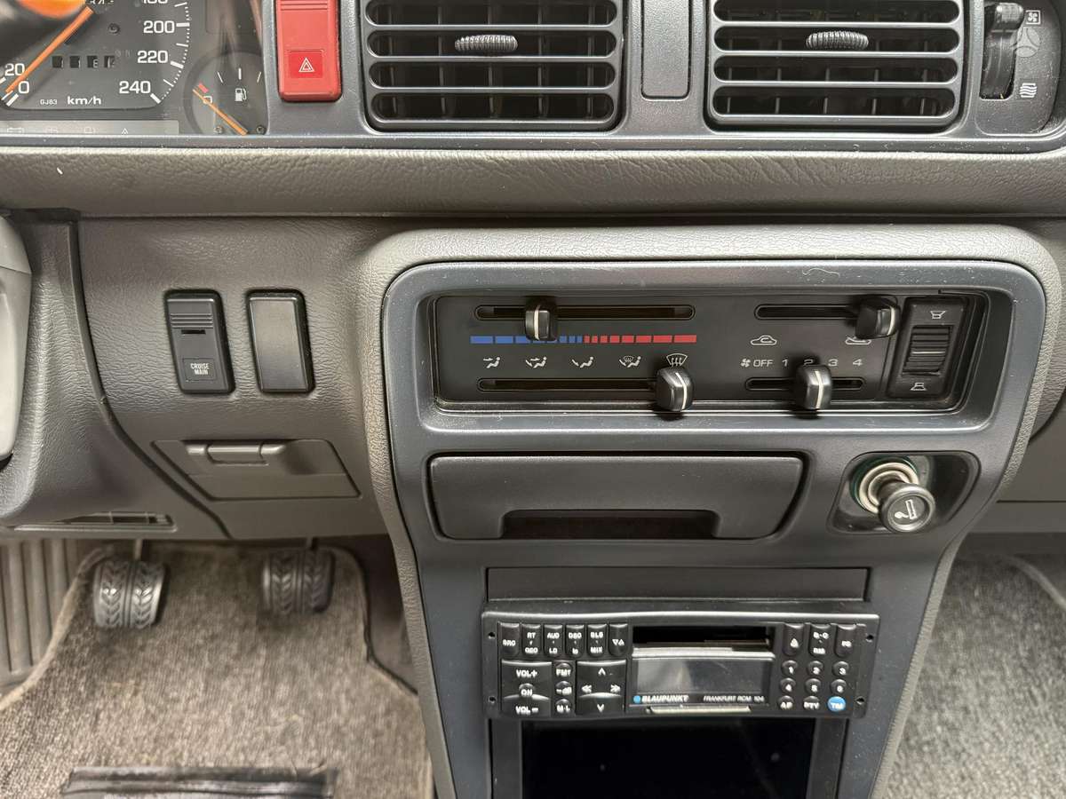 Mazda 626, 2.2 l., Седан