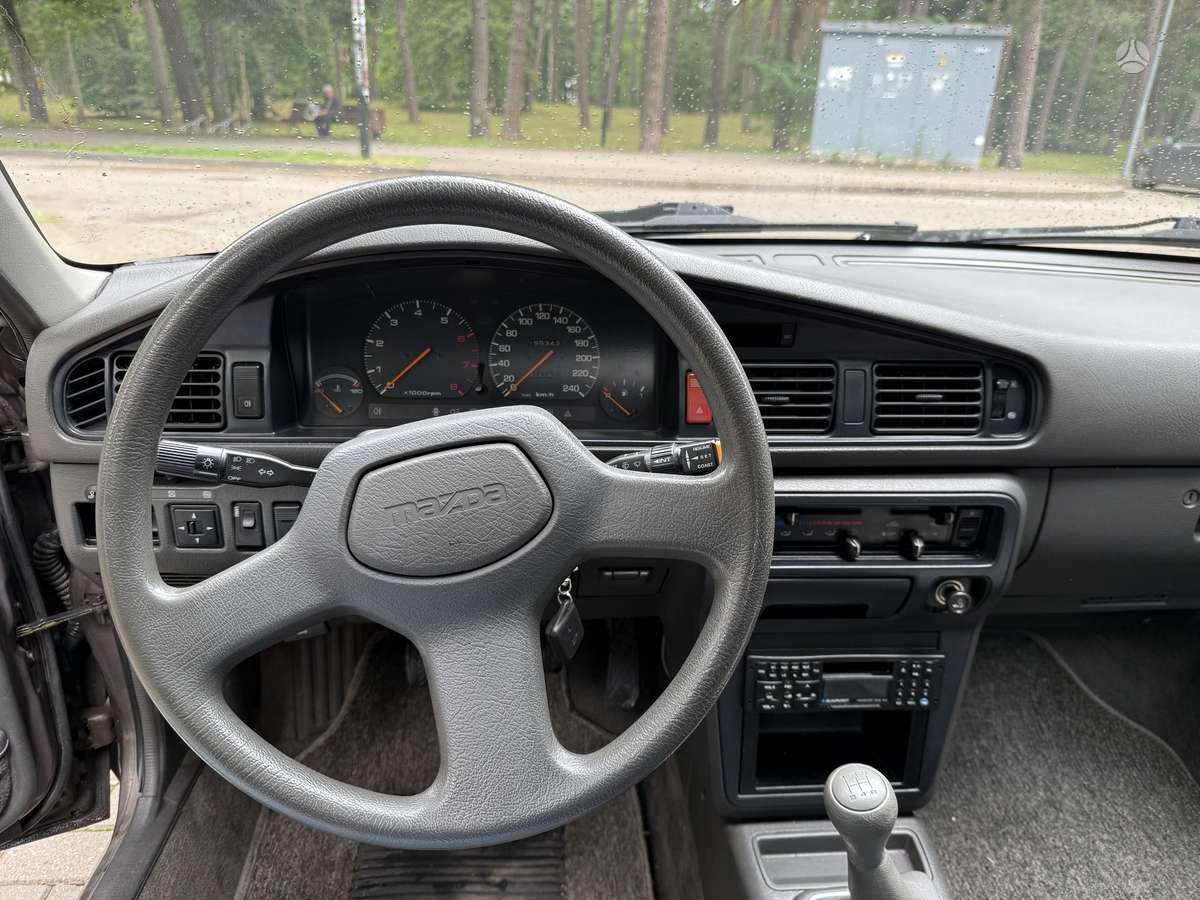 Mazda 626, 2.2 l., Седан