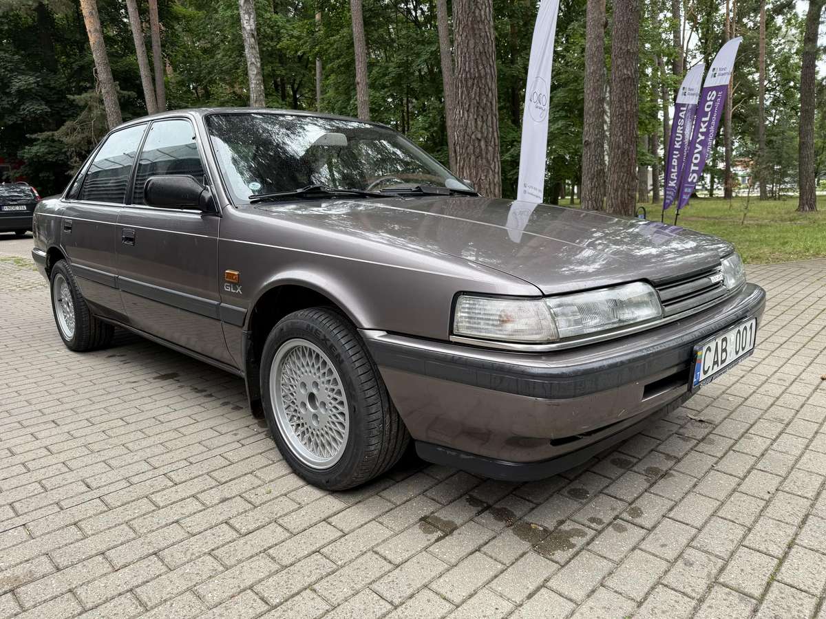 Mazda 626, 2.2 l., Седан