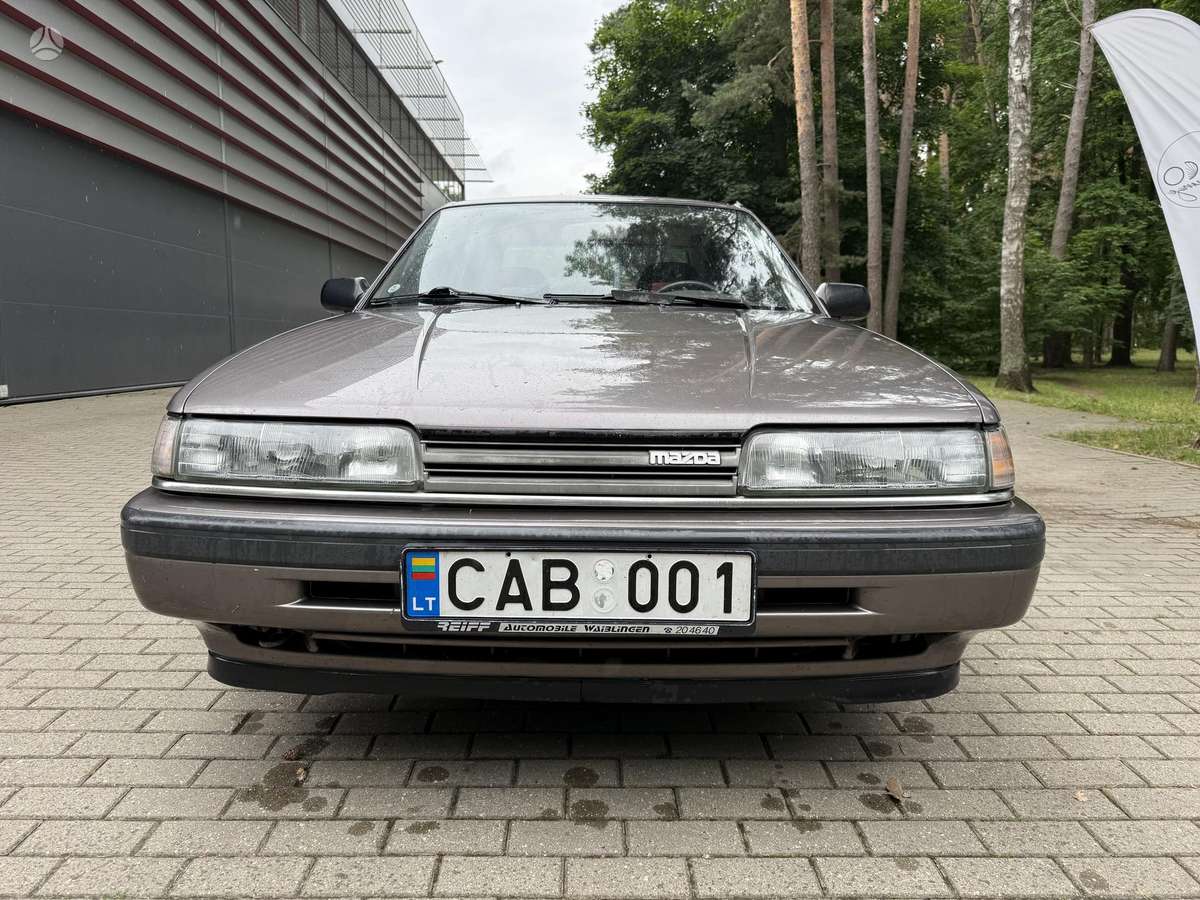 Mazda 626, 2.2 l., Седан