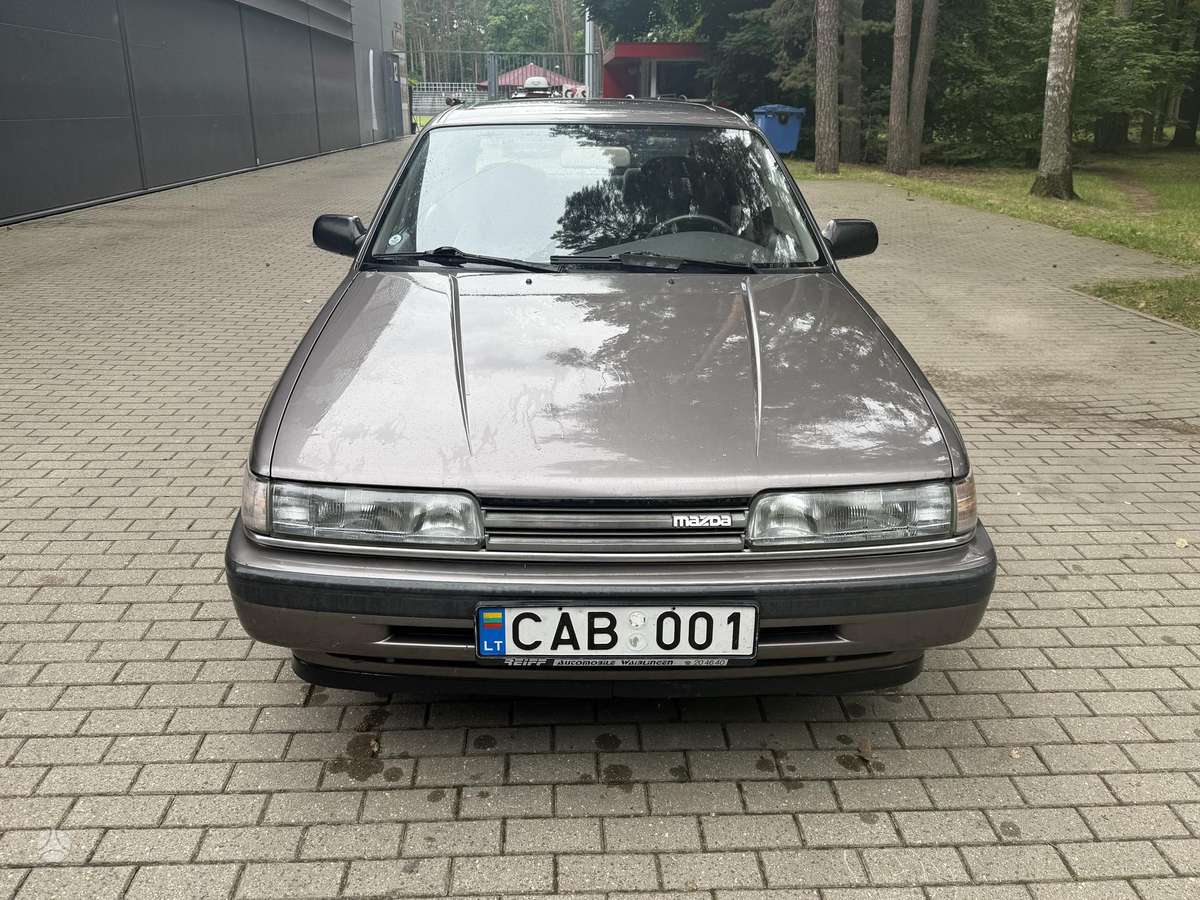 Mazda 626, 2.2 l., Седан