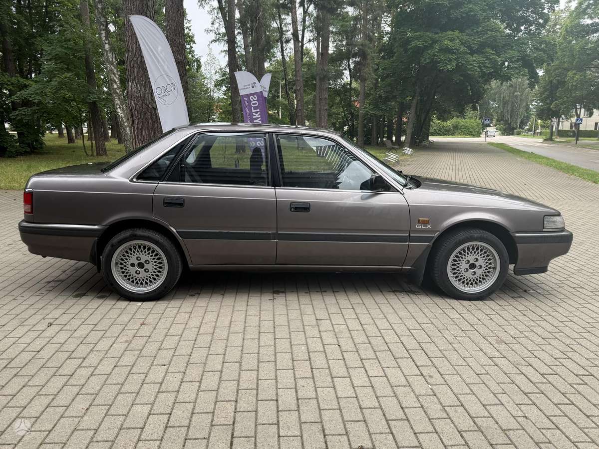 Mazda 626, 2.2 l., Седан