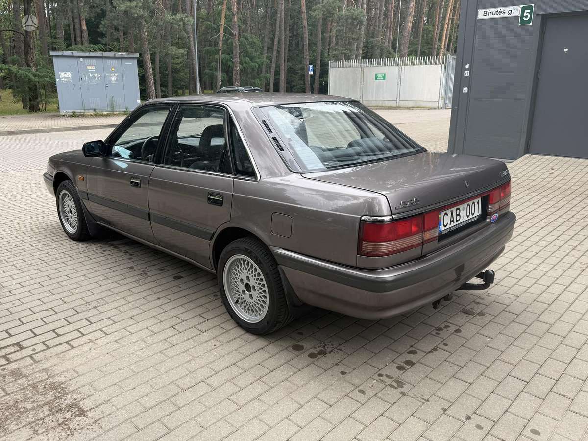 Mazda 626, 2.2 l., Седан