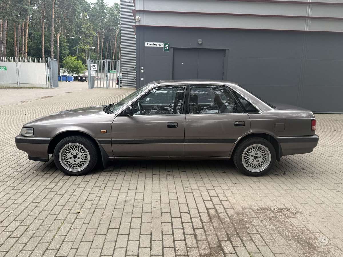 Mazda 626, 2.2 l., Седан
