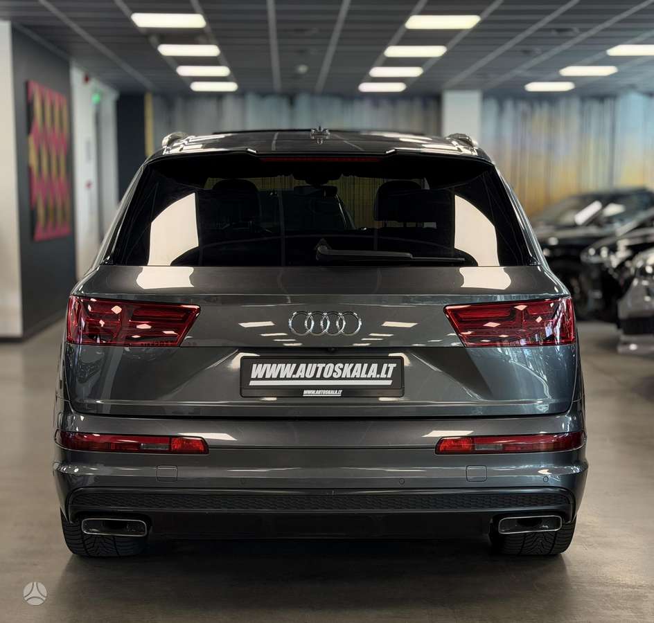 Audi Q7, 3.0 l., off-road / crossover