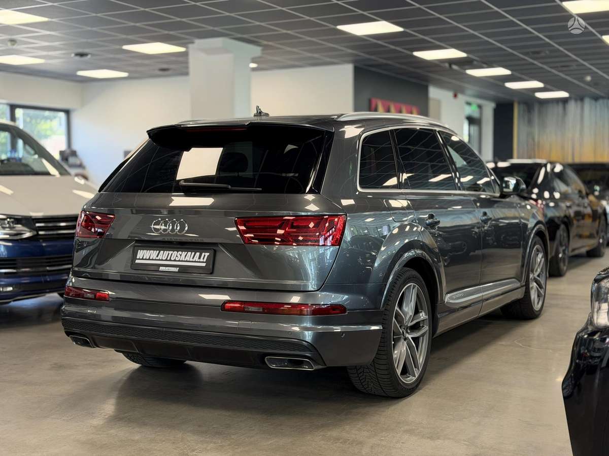 Audi Q7, 3.0 l., off-road / crossover