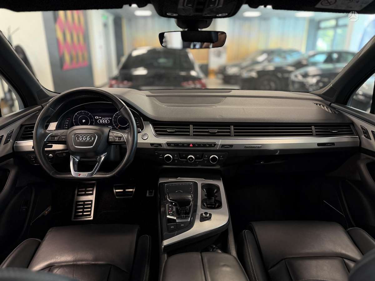 Audi Q7, 3.0 l., off-road / crossover