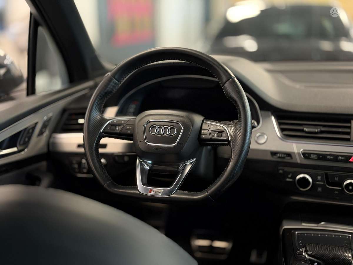 Audi Q7, 3.0 l., off-road / crossover