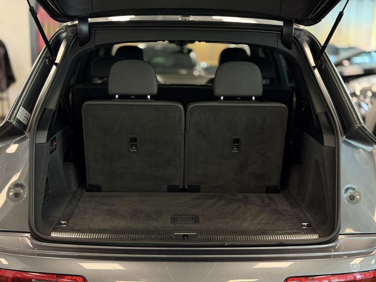 Audi Q7, 3.0 l., off-road / crossover
