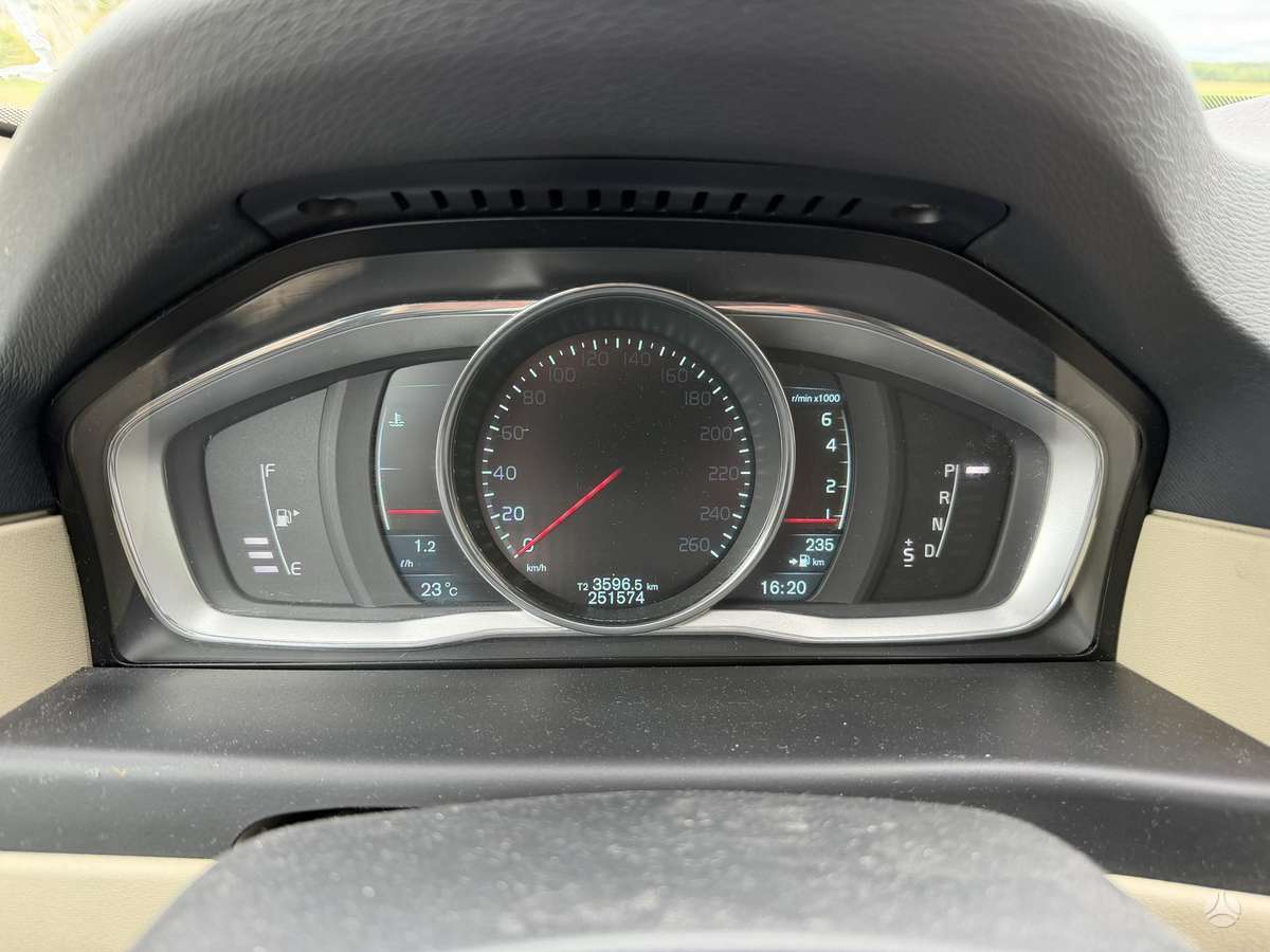 Volvo XC70, 3.2 l., Универсал