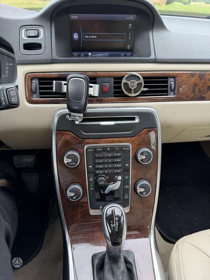 Volvo XC70, 3.2 l., Универсал