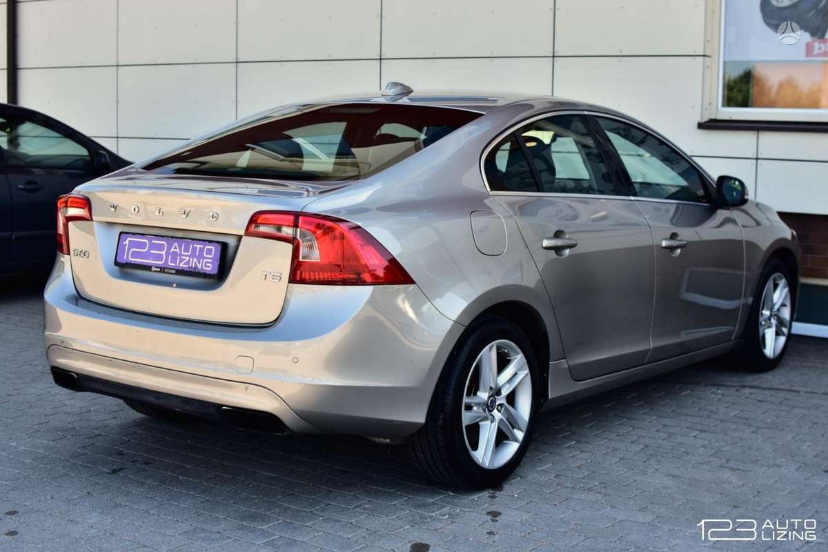 Volvo S60, 2.0 l., Седан