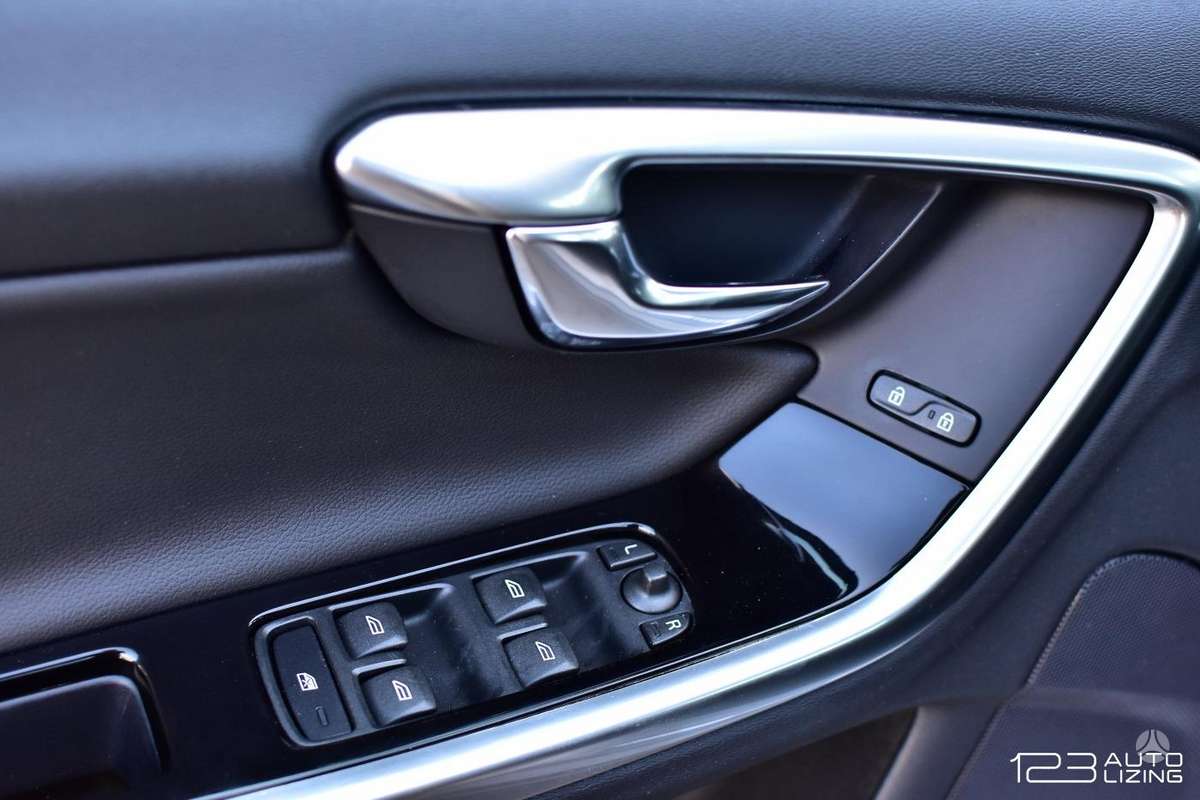 Volvo S60, 2.0 l., Седан