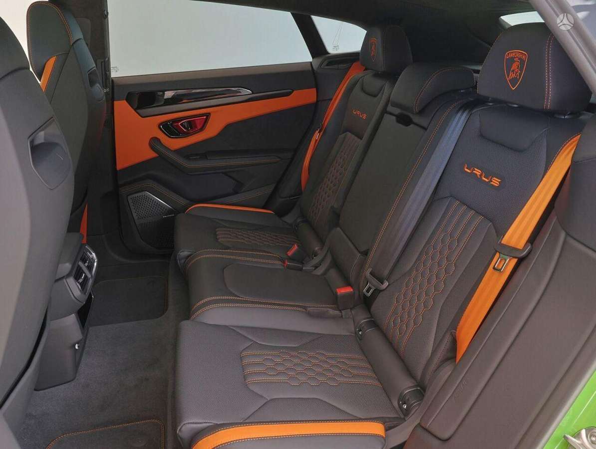 Lamborghini Urus, 4.0 l., off-road / crossover