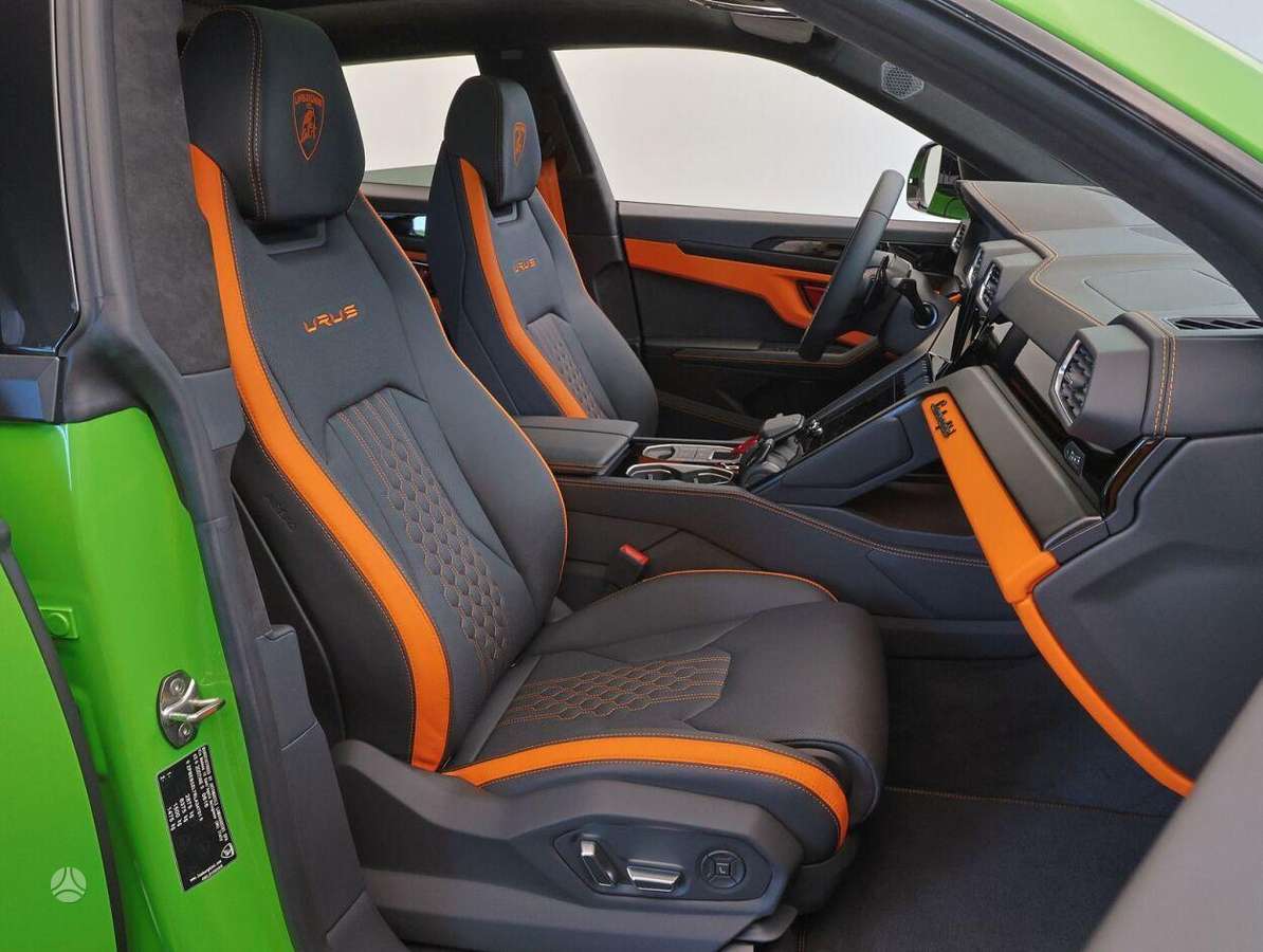 Lamborghini Urus, 4.0 l., off-road / crossover