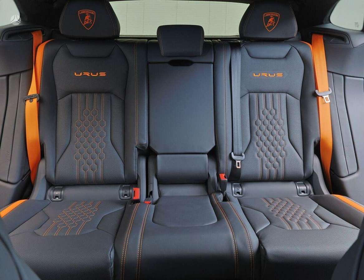 Lamborghini Urus, 4.0 l., off-road / crossover