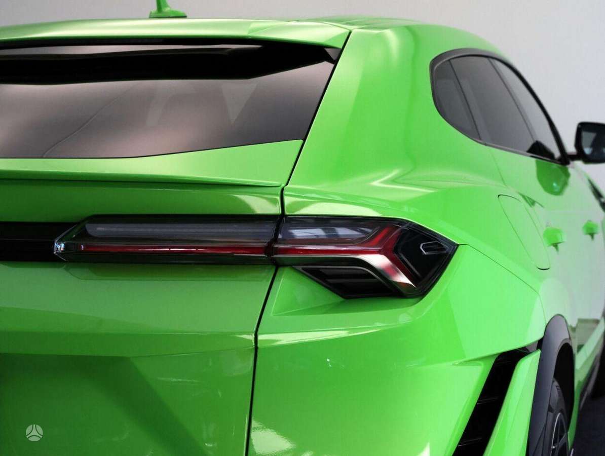 Lamborghini Urus, 4.0 l., off-road / crossover