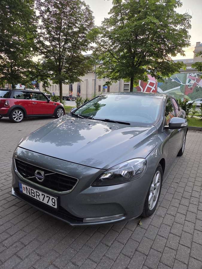 Volvo V40, 1.6 l., Хэтчбек