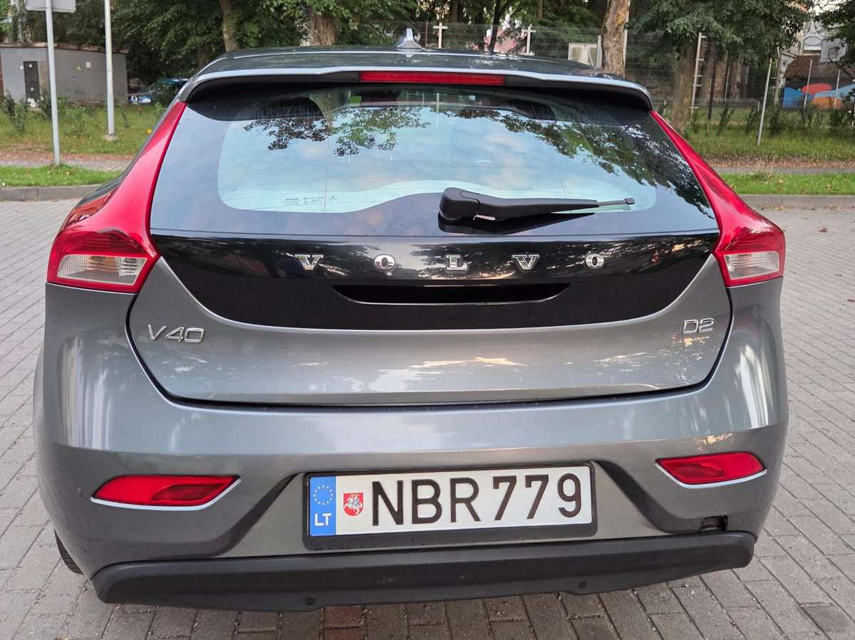 Volvo V40, 1.6 l., Хэтчбек