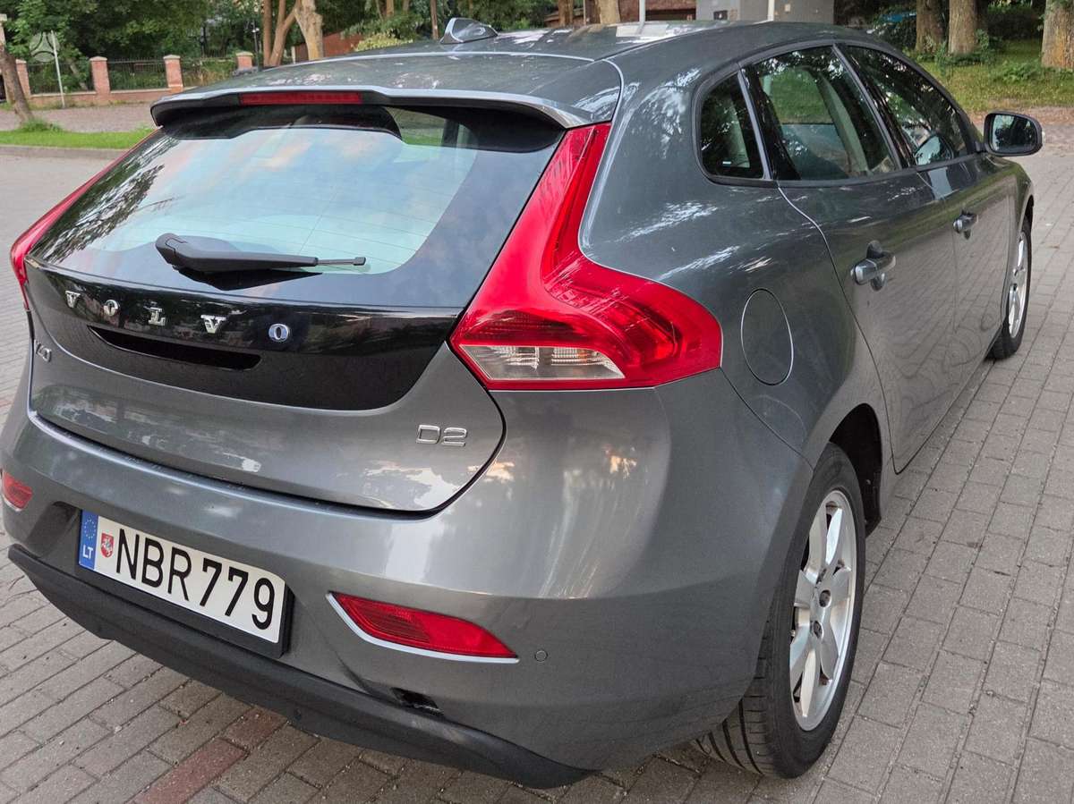 Volvo V40, 1.6 l., Хэтчбек