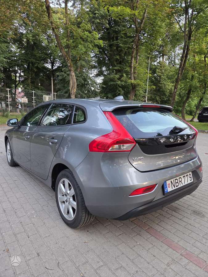 Volvo V40, 1.6 l., Хэтчбек