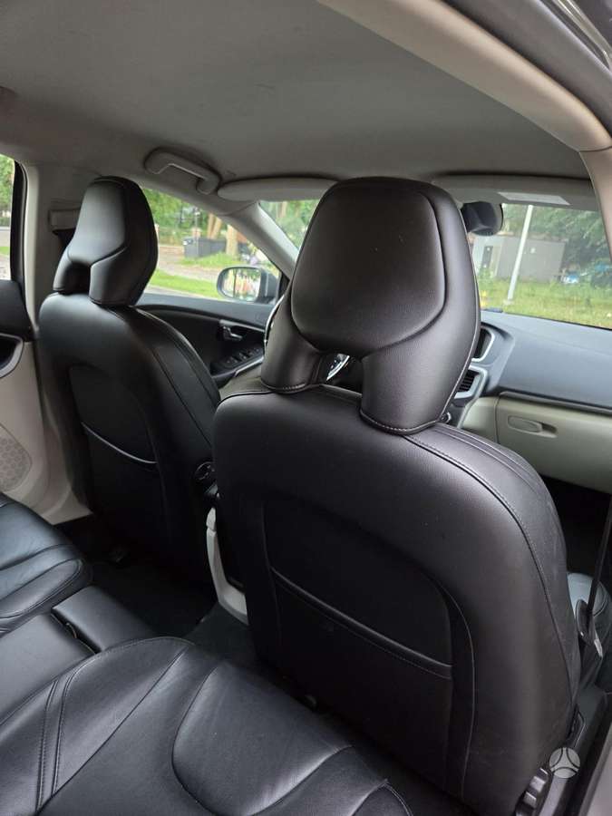 Volvo V40, 1.6 l., Хэтчбек