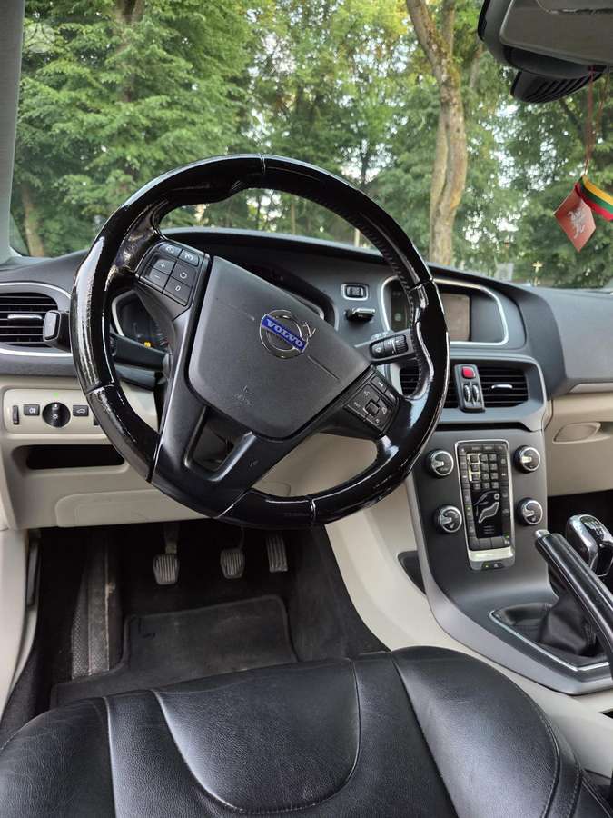 Volvo V40, 1.6 l., Хэтчбек