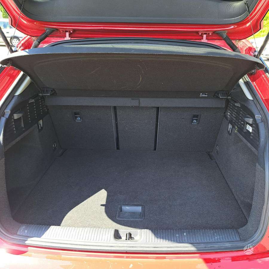 Audi Q2, 1.6 l., hatchback