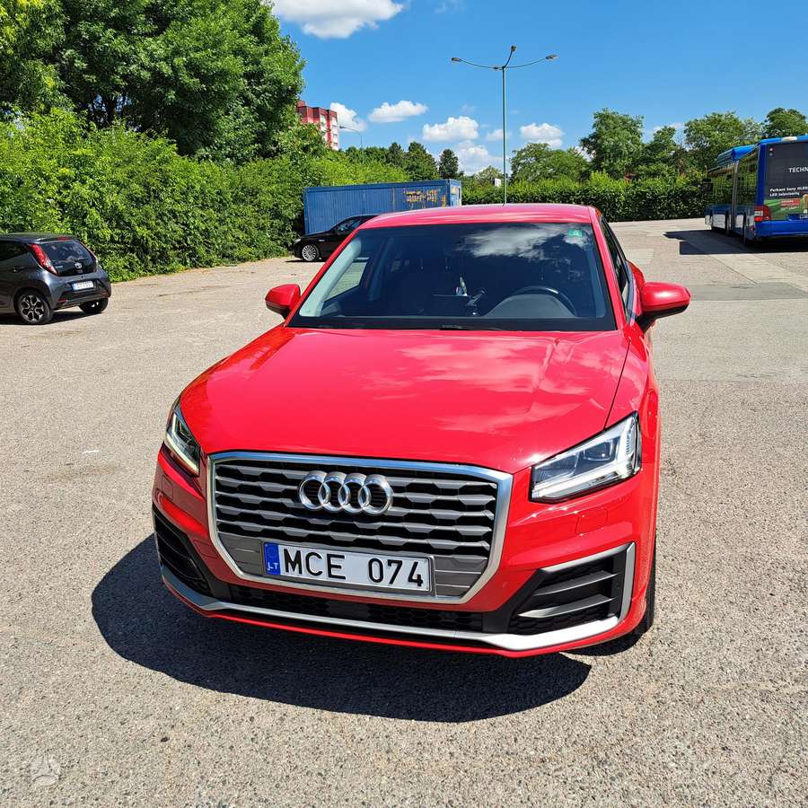 Audi Q2, 1.6 l., hatchback