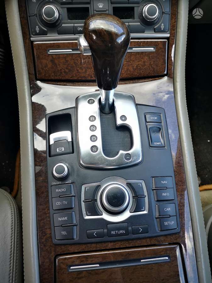 Audi A8, 3.0 l., Седан