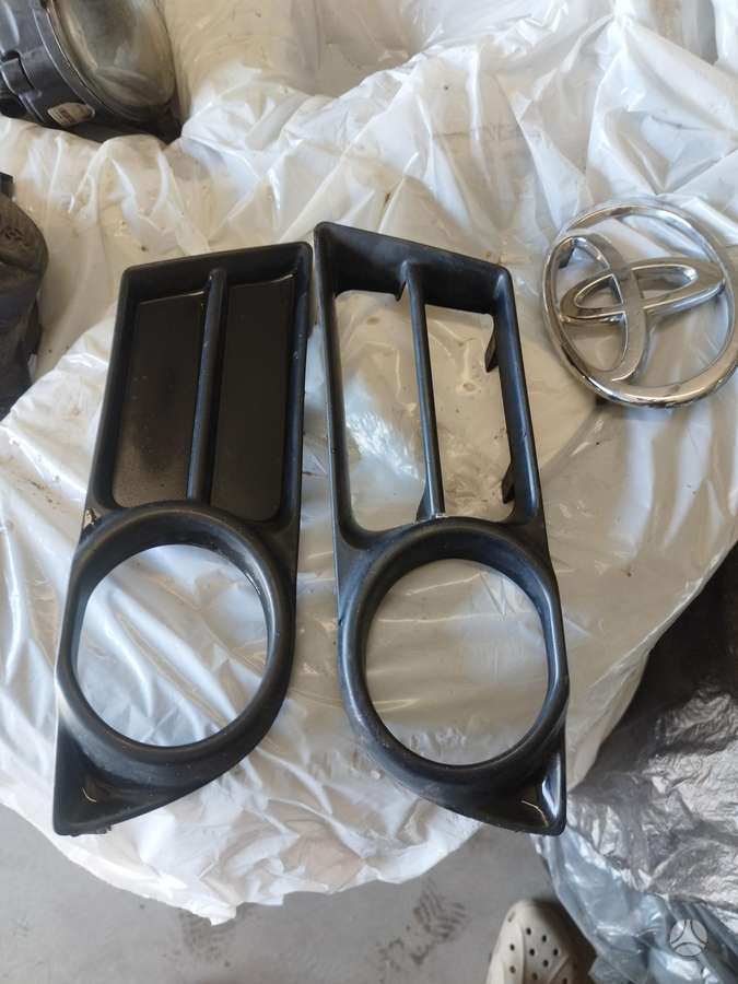 Toyota Corolla Verso žibintai