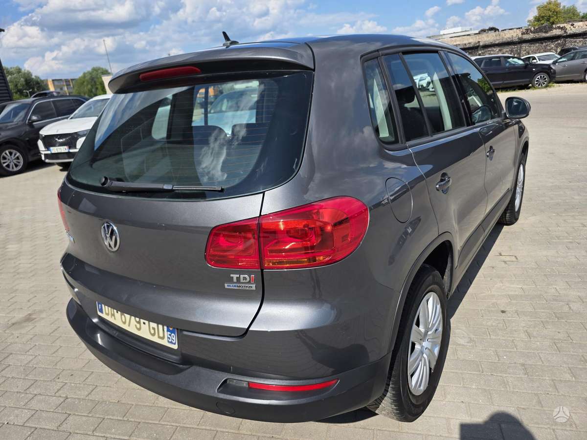 Volkswagen Tiguan - 10