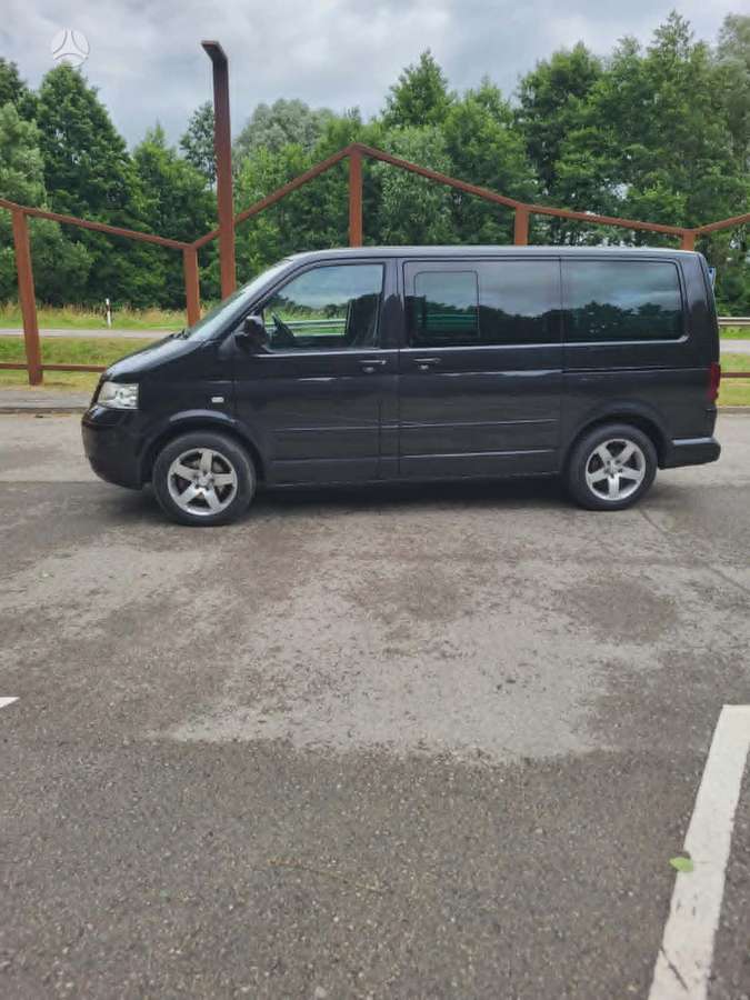 Volkswagen Multivan - 5