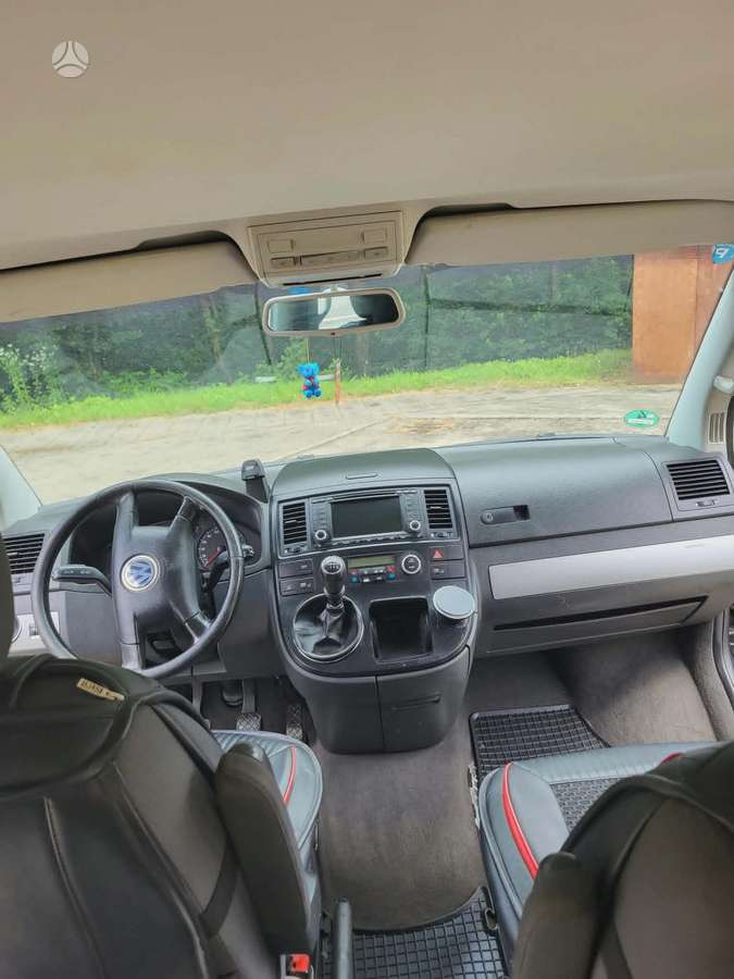 Volkswagen Multivan - 11